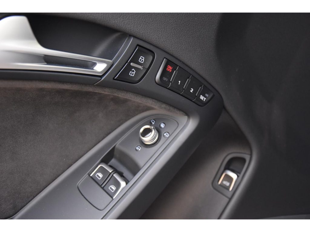 AUDI A5 RS5 Quattro 4.2i V8 FSI - BV S-tronic RS5 COUPE . PHASE 2